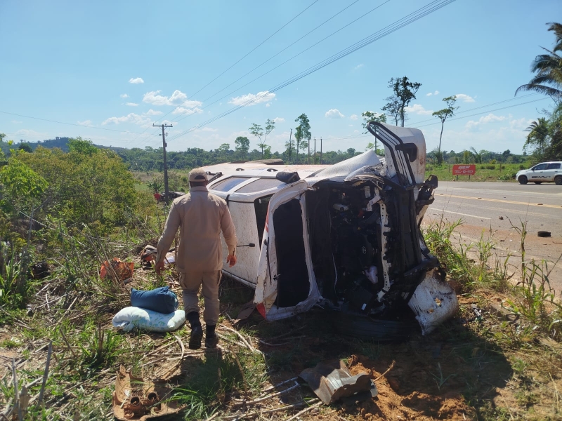 Noticia acidente-grave-em-cotriguacu-deixa-uma-pessoa-morta-e-militares-feridos